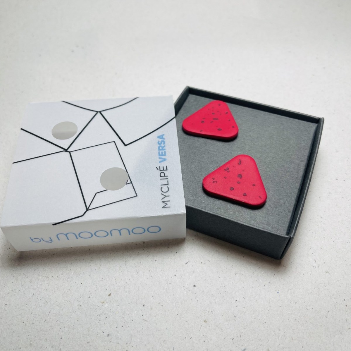VERSA TRIANGLE RED-BORDO